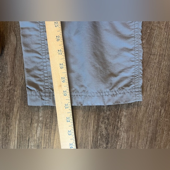 The North Face Women's size 6 Hiking Cargo ZipOff Convertible Capri Nylon H35 - Picture 10 of 10